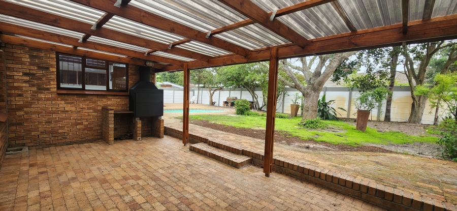 To Let 3 Bedroom Property for Rent in Meadowridge Western Cape